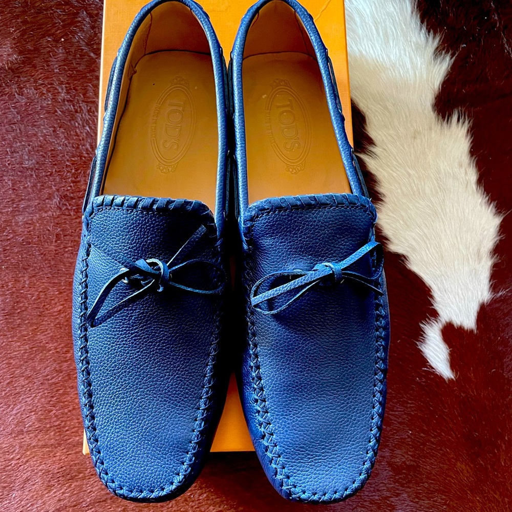 Tod’s driving loafers